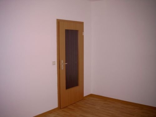 Hilfsdienst - Sächsische Schweiz: Renovierungsarbeiten ( Standart )
streichen mit weißer Wand und Deckenfarbe