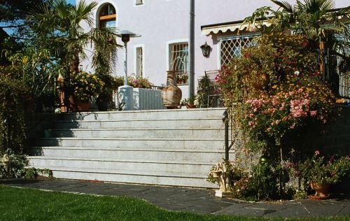 Bildhauerwerkstatt WUNDER: Treppen im Innen und Aussenbereich