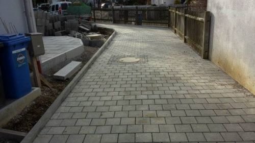 Pool und Gartenbau: Einfahrt Aktuell in bau