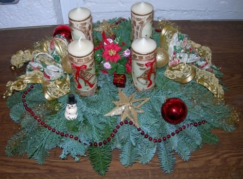 J.B. Dienstleistungen: Handgemachte Weihnachtsgestecke