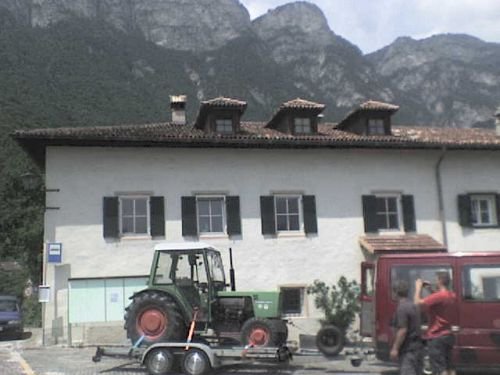 PS-Kleintransporte - Eiltransporte, Direkttransporte u. Möbeltransporte: Traktortransport von Italien nach Deutschland - Eiltransport