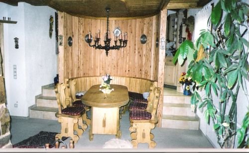 Tischlerei Loos: Essecke in einem Einfamilienhaus