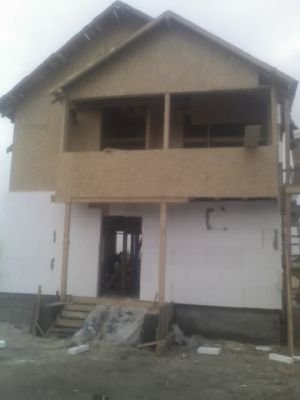 steger: holzhaus amerikanisches stiil in Bukarest oct 2008 gebaut