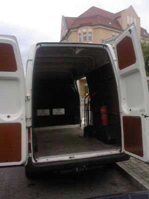 Adloff Transport & Dienstleistung: Sackkarre; Decken; Spanngurte und 2x Feuerl&ouml;scher sind vorhanden.