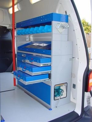 Walter BÖSENBERG GmbH: Seitenregal in VW T5 Servicefahrzeug