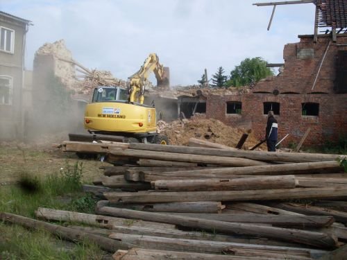 Scheiwe Erdbau / Abbruch: Scheunen Abbruch ( Magdeburg )
