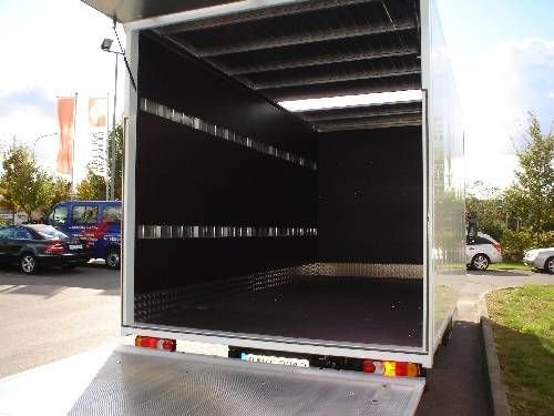 UNIVERSAL TRANSPORT: UNIVERSAL TRANSPORT 
         1020 WIEN 
auftrag_at@rocketmail.com 
    06765420048