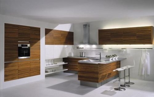Küchenarchitektur Müller: Fronten grifflos Kunststoff Teak gl&auml;nzend, Maserung quer