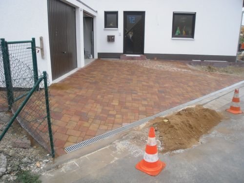 EASY: Garagen und Höfe Plasterarbeiten jeder Art