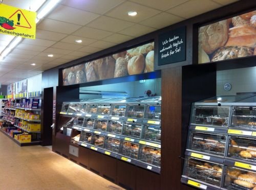 Instoreconcept: Aufbau eines Backshops.