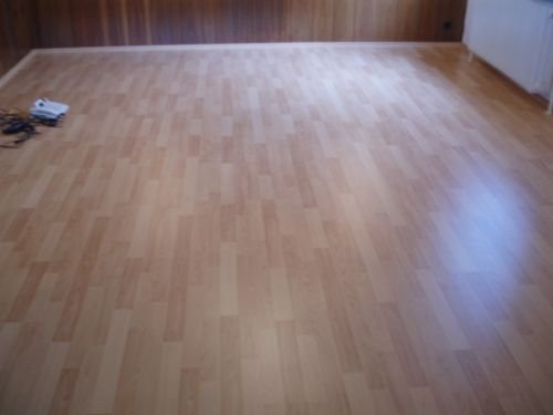 Bodenlegerfirma Mann: Laminat Verlegt.