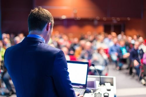 Academic Expertise: Wie halte ich eine gelungene Präsentation?
Ziele einer Präsentation

 

In den Studie...