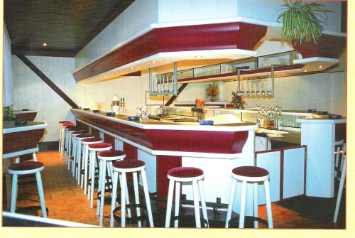 Tischlerei Loos: Coktailbar in einer Disskothek