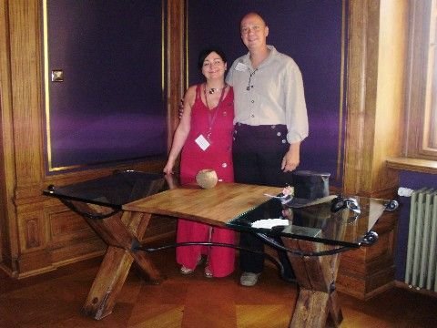 Rustikales Möbeldesign: Ausstellung auf Schloß Albrechtsberg in Dresden