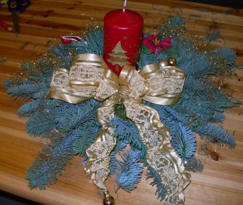 J.B. Dienstleistungen: Handgemachte Weihnachtsgestecke
