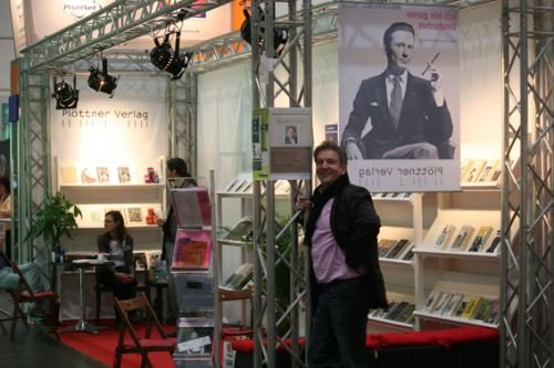 Plöttner Verlag GmbH & Co.KG: selbstgebauter 16 qm messestand zur leipziger buchmesse 2011 im märz.