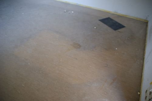 Geb: Aufarbeitung von ca. 10 Jahre altem Linoleum. Sehr stark beansprucht (Baustoffhandel) VORH...