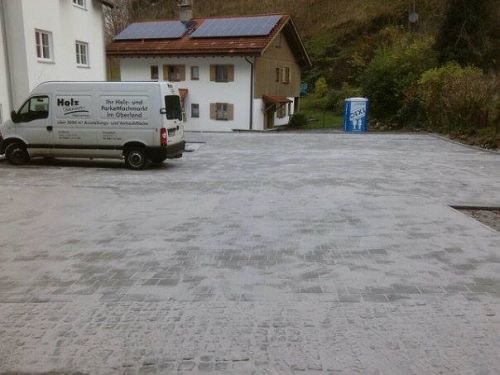 Pool und Gartenbau: Parkplätze in Kochel