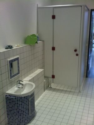 Trockenbau Guzik: Kindertagesstätte, Umbau Badezimmer
Köln (2009)