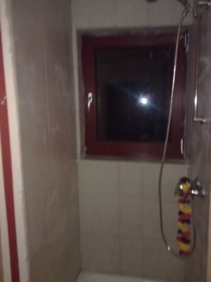 VoKus: Dusche Neu! Komplett neu Ein gefliest.
