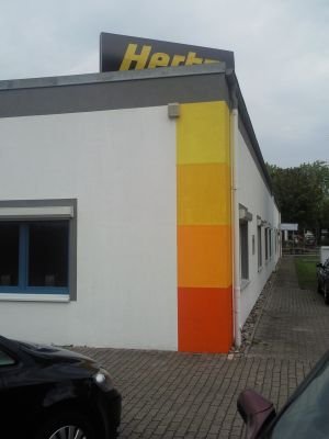 FIXED Innenausbau: Hertz u. Nordland Systems GmbH:
kompletter Fassadenanstrich