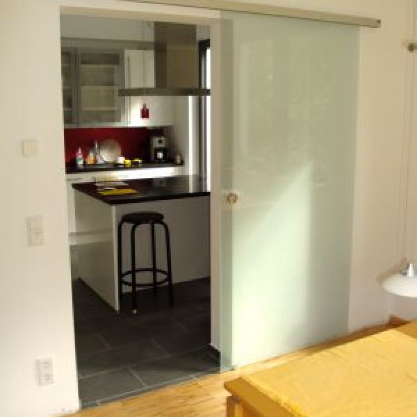 Daniel Kreft Holzbauservice: Glasschiebet?r Ma?anfertigung Satinato mit Lauf...