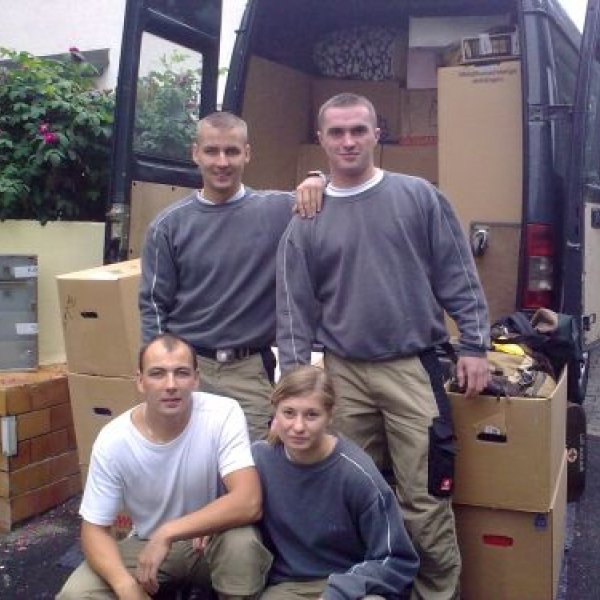 Umzüge, Küchenmontagen, Kleinetransporte mit Montage von Baufertigteilen: 