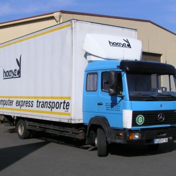 Haase Computer Express Transporte e.K.: Mercedes Benz 817

Europalettenstellpl&auml;t...