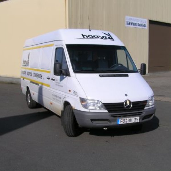 Haase Computer Express Transporte e.K.: Mercedes Benz 313

Europalettenstellpl&auml;t...