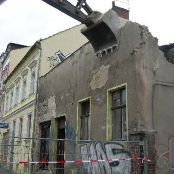 Scheiwe Erdbau / Abbruch: Abbruch Geschäftshaus  ( Cottbus )