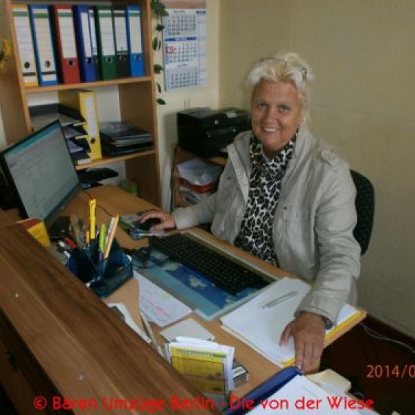 Bären Umzüge Berlin: Officemanagerin Kerstin Helms, Bären Umzüge B...