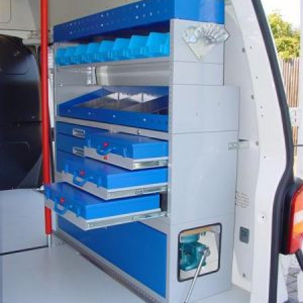Walter BÖSENBERG GmbH: Seitenregal in VW T5 Servicefahrzeug