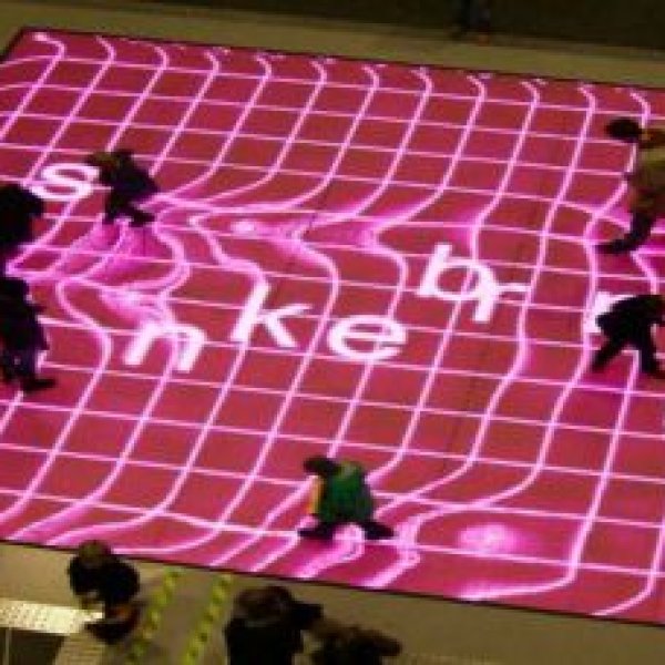 Glux Visual Effects Tech (Shenzhen) Co., Ltd: Das kreative Studio Phase7 nahm die Installatio...