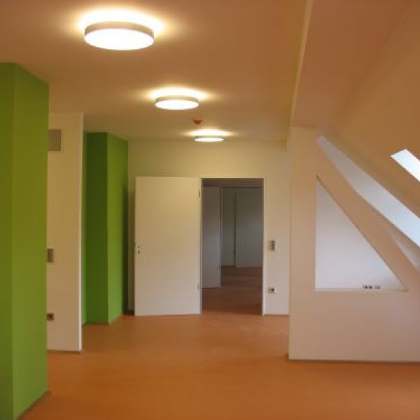 KG Innenausbau GmbH: Dachgescho&szlig; Kindergarten M&uuml;nchen