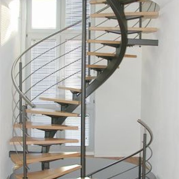 Saage Treppenbau und Biegetechnik GmbH & Co. KG: Saage-Mittelholmtreppe