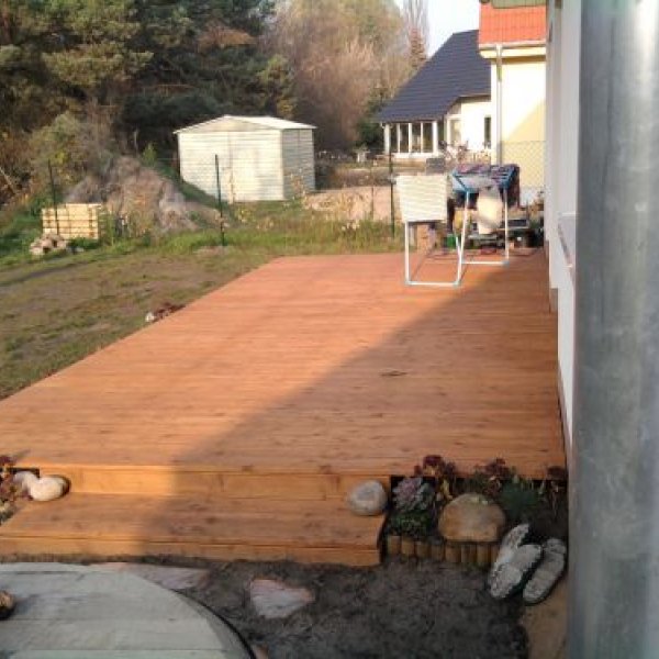 HOLZHANDWERK-BERLIN: Anfertigung einer Holzterrasse in Lärche