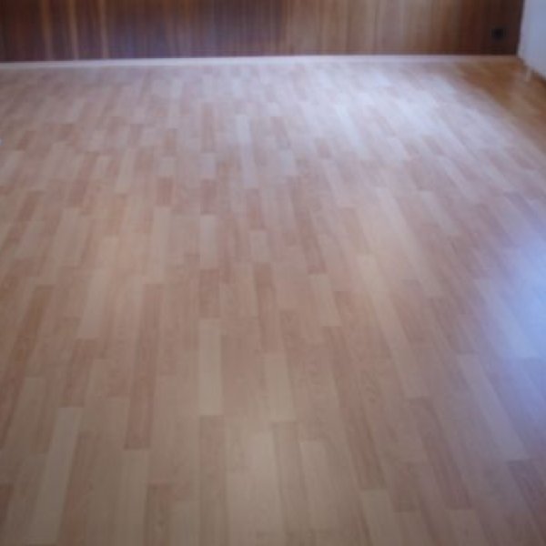 Bodenlegerfirma Mann: Laminat Verlegt.