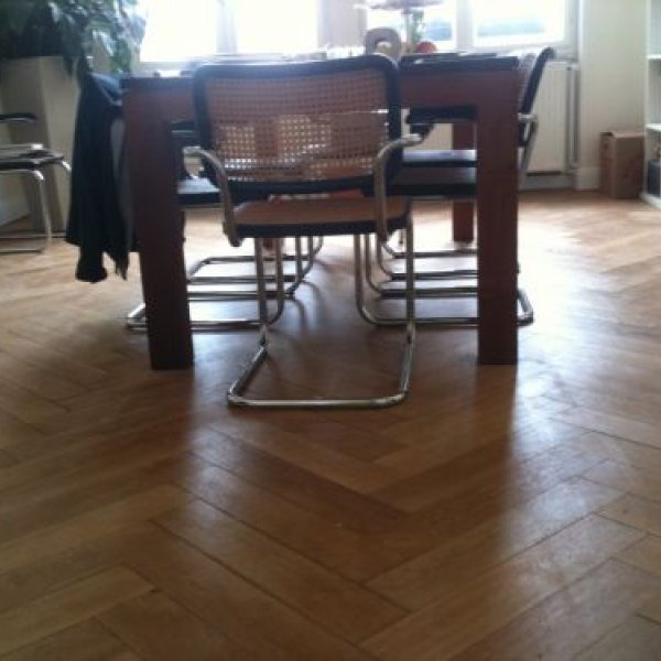 HOLZHANDWERK-BERLIN: Parkett geschliffen und mit Parkettlack versiegelt...