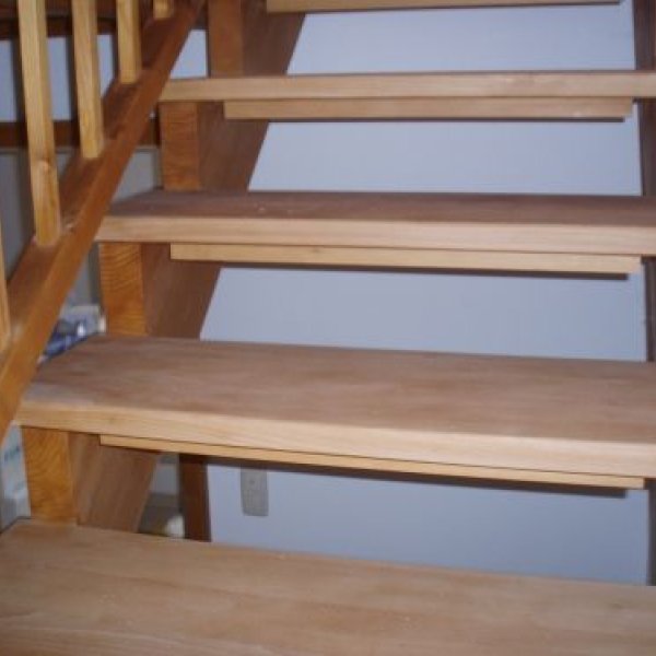 Bodenlegerfirma Mann: Holztreppen Geschriffen .