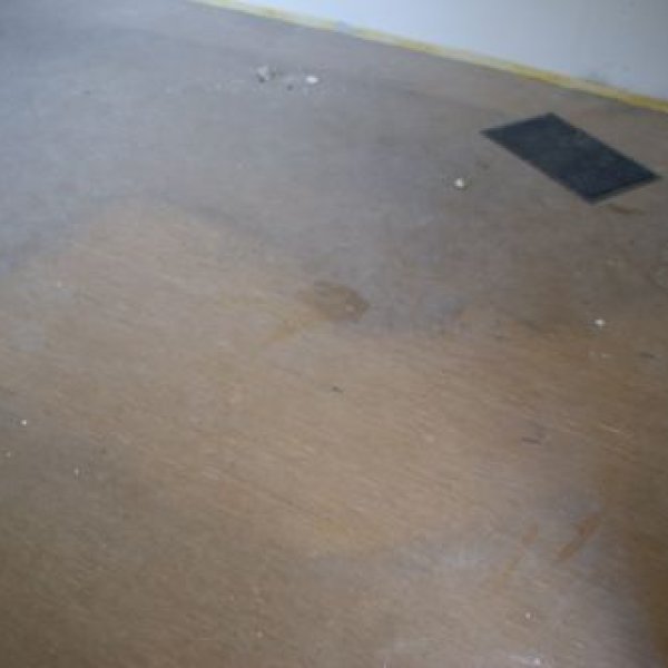 Geb: Aufarbeitung von ca. 10 Jahre altem Linoleum. S...