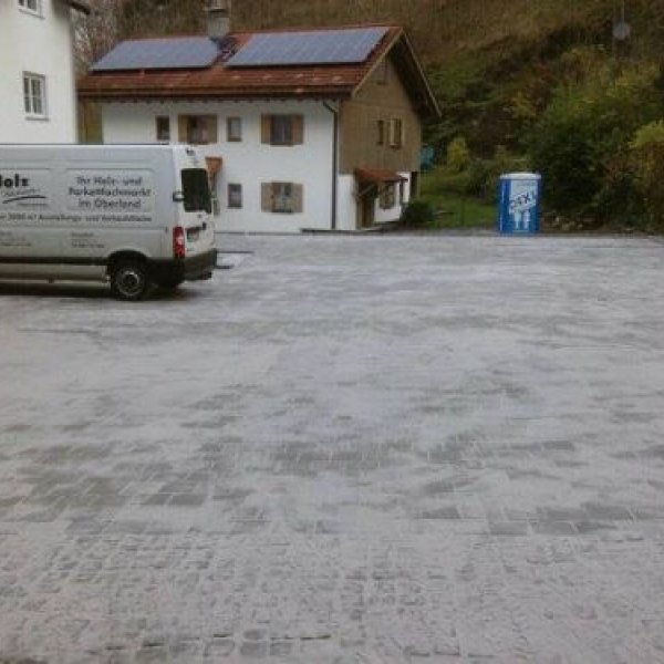 Pool und Gartenbau: Parkplätze in Kochel