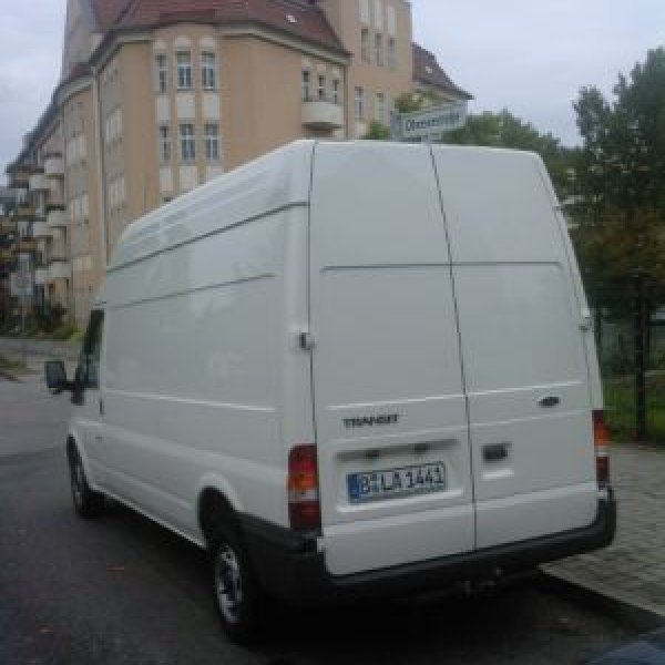 Adloff Transport & Dienstleistung: Gro&szlig;e Fl&uuml;gelt&uuml;ren und eine nied...