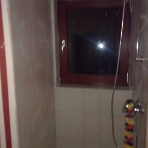 VoKus: Dusche Neu! Komplett neu Ein gefliest.