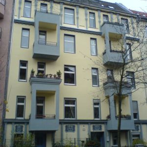 Holz und Bautenschutz Malerarbeiten N.Blaß: Fassade: Putz ausgebessert und Gestrichen