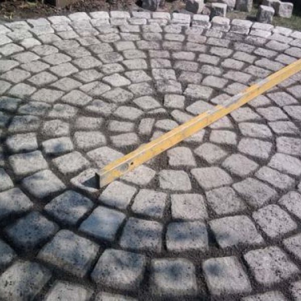 gartenjunge: Verlegen von Natursteinpflaster (Kleinpflaster ...