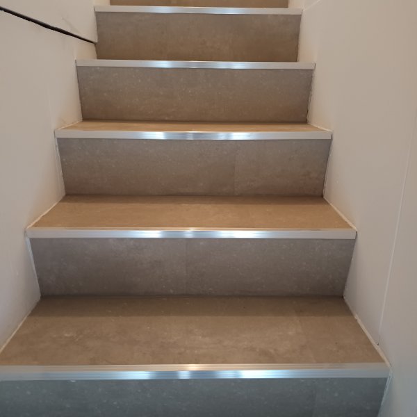 MHS-Bau-Montage: Treppen Sanierung