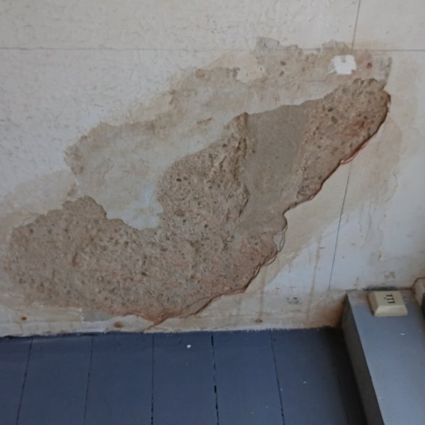 Verputzen und Malerarbeiten in 42651 Solingen: Mauerschaden, Verputzung 1