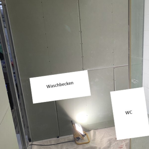 Installation Waschbecken und Toilette mit Kleinhebeanlage: 