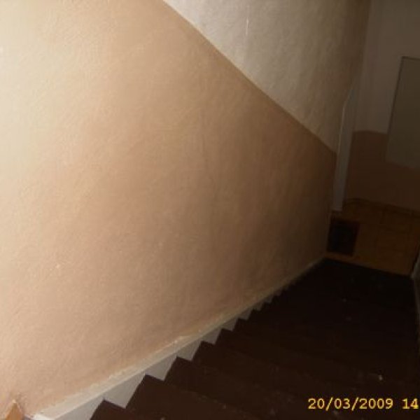 Kleinpreisstore: Sanierung eines treppenhauses nach fertigstellung