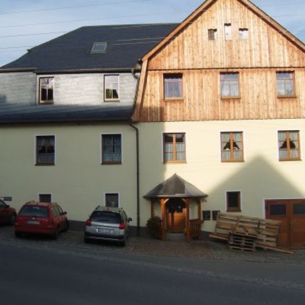 Holz - und Montagebau Rene  Mai: Komplettsanierug Mehrfamilienhaus Erzgebirge